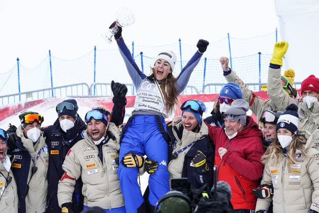 17.03.2021, Lenzerheide, Lenzerheide, Audi FIS Ski Weltcup Lenzerheide: Downhill Men, Sofia Goggia (Italien) Gesamtweltcupsiegerin Abfahrt 2021 mit Weltcup-Kugel. Lenzerheide Lenzerheide Graubünden Schweiz Copyright: xJustPictures.ch JarixPestelaccix
