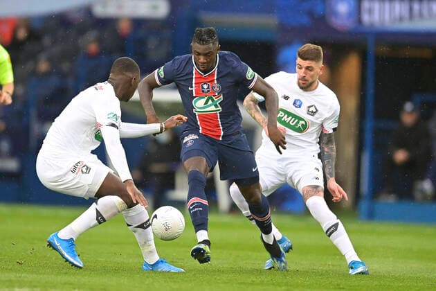 Moise Kean (PSG) vs Xeka (Losc) FOOTBALL : PSG vs LOSC - 1 8 finale coupe de france - 17 03 2021 JBAutissier Panoramic 
