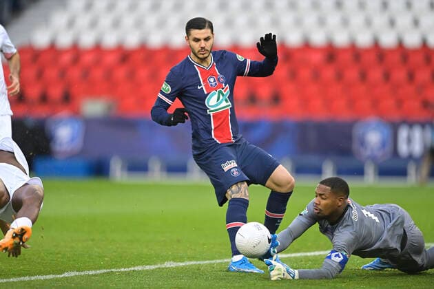 Mauro Icardi (PSG) vs Mike Maignan (Losc) FOOTBALL : PSG vs LOSC - 1 8 finale coupe de france - 17 03 2021 JBAutissier Panoramic 