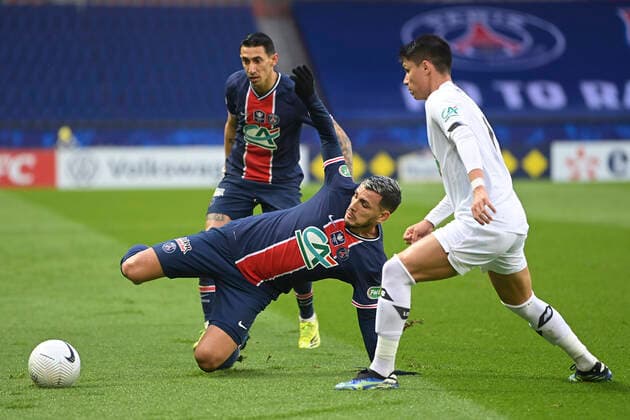 Leandro Paredes (PSG) vs Luiz Araujo (Losc) FOOTBALL : PSG vs LOSC - 1 8 finale coupe de france - 17 03 2021 JBAutissier Panoramic 