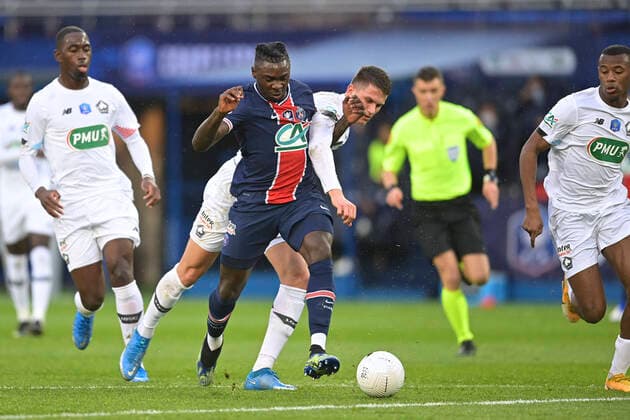 Moise Kean (PSG) vs Sven Botman (Losc) FOOTBALL : PSG vs LOSC - 1 8 finale coupe de france - 17 03 2021 JBAutissier Panoramic 
