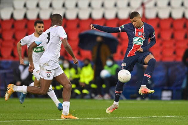 Kylian Mbappe (PSG) FOOTBALL : PSG vs LOSC - 1 8 finale coupe de france - 17 03 2021 JBAutissier Panoramic 