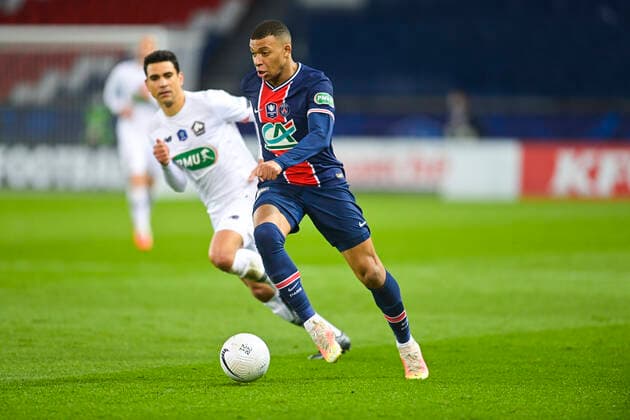 Kylian Mbappe (PSG) FOOTBALL : PSG vs LOSC - 1 8 finale coupe de france - 17 03 2021 JBAutissier Panoramic 