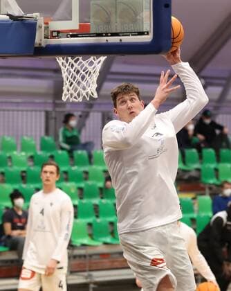 17.03.2021 - Basketball - Saison 2019 2020 - 2. Bundesliga Pro-A - 8. Spieltag: Nürnberg Falcons Basketball Club NBC - Tigers Tübingen - DaMa - Jonathan Maier (13, Nürnberg Falcons BC NBC ) wärmt sich auf - beim Aufwärmen
