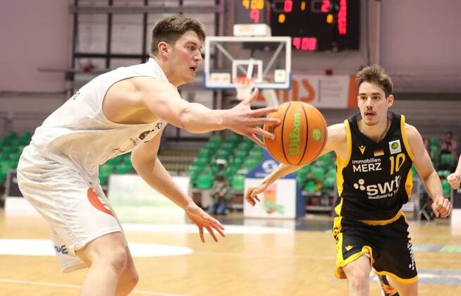 17.03.2021 - Basketball - Saison 2019 2020 - 2. Bundesliga Pro-A - 8. Spieltag: Nürnberg Falcons Basketball Club NBC - Tigers Tübingen - DaMa - Jonathan Maier (13, Nürnberg Falcons BC NBC ) Gianni Otto (10, Tigers Tübingen, Tigers Tuebingen )