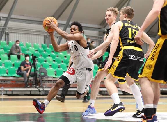 17.03.2021 - Basketball - Saison 2019 2020 - 2. Bundesliga Pro-A - 8. Spieltag: Nürnberg Falcons Basketball Club NBC - Tigers Tübingen - DaMa - Tra Holder (0, Nürnberg Falcons BC NBC ) Timo Lanmüller Lanmueller (77, Tigers Tübingen, Tigers Tuebingen ) Elias Veikko Juhani Valtonen (19, Tigers Tübingen, Tigers Tuebingen )
