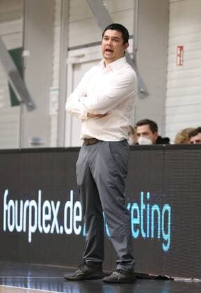17.03.2021 - Basketball - Saison 2019 2020 - 2. Bundesliga Pro-A - 8. Spieltag: Nürnberg Falcons Basketball Club NBC - Tigers Tübingen - DaMa - Daniel Jansson (Trainer, Tigers Tübingen, Tigers Tuebingen ) gibt Anweisungen