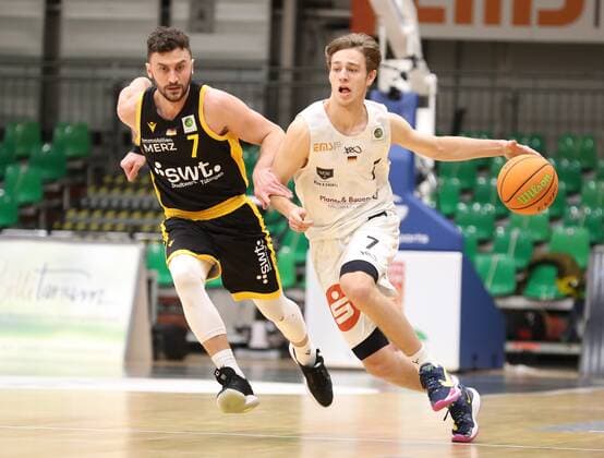 17.03.2021 - Basketball - Saison 2019 2020 - 2. Bundesliga Pro-A - 8. Spieltag: Nürnberg Falcons Basketball Club NBC - Tigers Tübingen - DaMa - Besnik Bekteshi (7, Tigers Tübingen, Tigers Tuebingen ) Christian Feneberg (7, Nürnberg Falcons BC NBC )