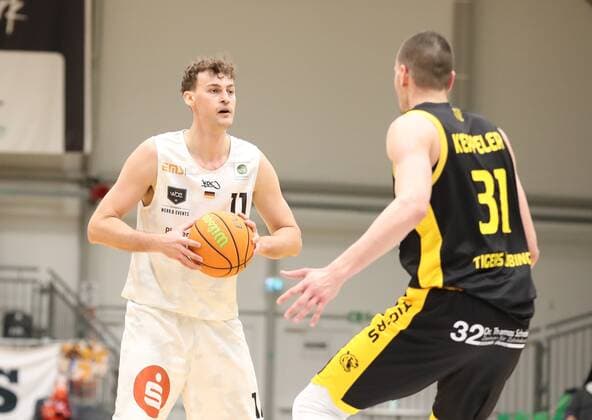 17.03.2021 - Basketball - Saison 2019 2020 - 2. Bundesliga Pro-A - 8. Spieltag: Nürnberg Falcons Basketball Club NBC - Tigers Tübingen - DaMa - Phillip Daubner (11, Nürnberg Falcons BC NBC ) Daniel Keppeler (31, Tigers Tübingen, Tigers Tuebingen )