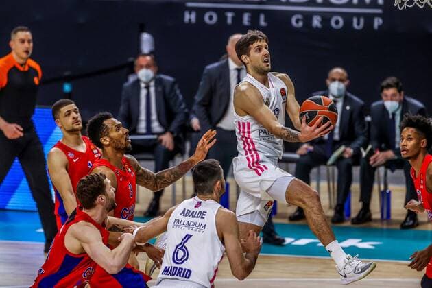 Real Madrid s Nicolas Laprovittola (2-R) in action during the Euroleague game between Real Madrid and CSKA Moscow at WiZink Center in Madrid, Spain, 18 March 2021. Real Madrid - CSKA Moscow !ACHTUNG: NUR REDAKTIONELLE NUTZUNG!  Copyright: xJuanJoxMartínx GRAF7818 20210318-637517012471219748