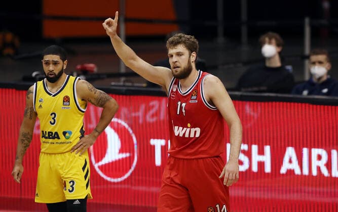 Sasha Vezenkov, Peyton Siva Basketball EuroLeague Herren Saison 2020 2021 18.03.2021 ALBA Berlin vs. Olympiakos Piraeus Piräus