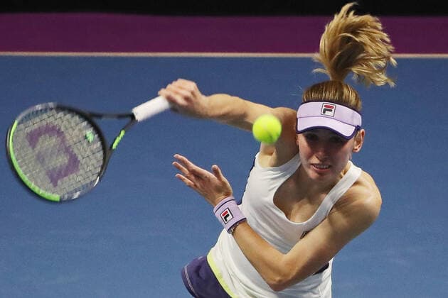 ST PETERSBURG, RUSSIA â€“ MARCH 19, 2021: Russiaâ€™s Ekaterina Alexandrova serves in a 2021 WTA, Tennis Damen Premier St Petersburg Ladies Trophy quarterfinal singles match against Russiaâ€™s Gasparyan at Sibur Arena. Alexander Demianchuk TASS  TS0F9DF8