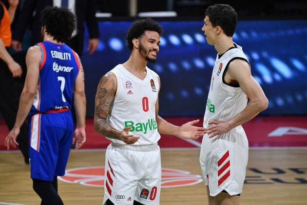 Nick Weiler-Babb (FCB), enttaeuscht,frustriert,niedergeschlagen, re:VLADIMIR LUCIC (FCB). Basketball EuroLeague 30.Spieltag. FC Bayern Muenchen-Anadolu Efes Istanbul am 19.03.2021. A U D I D O M E.