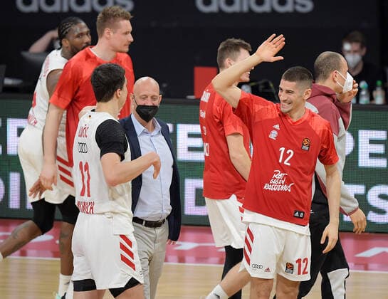 19.03.2021, xemx, Basketball EuroLeague, FC Bayern Muenchen - Anadolu Efes Istanbul emspor, v.l. Mannschaft, Spieler, jubeln nach Spielende, celebrate at the end of the match Muenchen