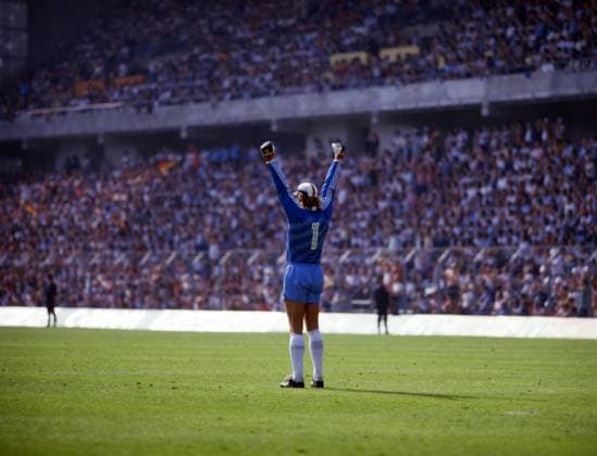 17.06.84 Deutschland - Rumänien Frankreich, Lens, 17.06.1984, Fussball, EM UEFA EURO, EM, Europameisterschaft,Fussball 1984 in Frankfreich, Deutschland - Rumänien (2:1): Harald Toni Schumacher (Deutschland).
