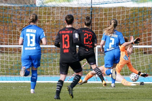 v.li.: Torschützin Ivana Slipcevic (FCI, 23) erzielt gegen Laura Dick (Torwart, TSG II, 1) das Tor zum 1:2, Treffer, Torerfolg, Highlight, Action, Aktion, Spielszene, 20.03.2021, Sinsheim (Deutschland), Fussball, 2. Frauen-Bundesliga Süd, TSG 1899 Hoffenheim II (U20) - FC Ingolstadt, DFB DFL REGULATIONS PROHIBIT ANY USE OF PHOTOGRAPHS AS IMAGE SEQUENCES AND OR QUASI-VIDEO.