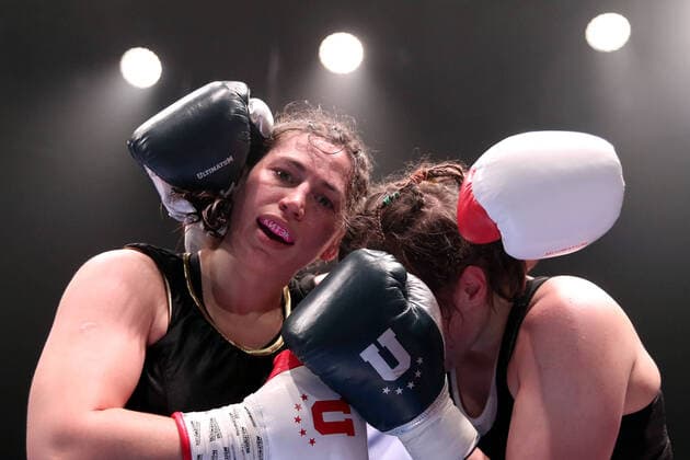 Bilder des Jahres 2021, Sport 03 MÃ¤rz Sport Themen der Woche KW11 MOSCOW, RUSSIA - MARCH 20, 2021: Russia s Anastasiya Kruzhkova (L) and Luiza Davydova fight in their middleweight bout at a professional boxing event at Megasport Arena. Valery Sharifulin TASS  TS0F9F93