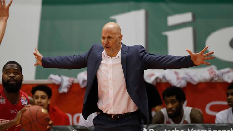 20.03.2021, Basketball, BBL 2020 2021, 24. Spieltag, JobStairs GIESSEN 46ers - s.Oliver Wuerzburg, GER, Giessen, Sporthalle Giessen-Ost, Bild: Headcoach Denis Wucherer (s.Oliver Wuerzburg) Copyright: HMBxMedia xHeikoxBecker