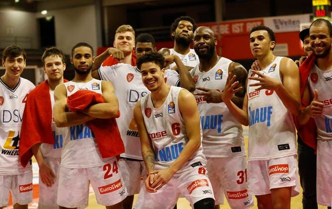 20.03.2021, Basketball, BBL 2020 2021, 24. Spieltag, JobStairs GIESSEN 46ers - s.Oliver Wuerzburg, GER, Giessen, Sporthalle Giessen-Ost, Bild: Jubel nach dem Sieg ueber Giessen Copyright: HMBxMedia xHeikoxBecker