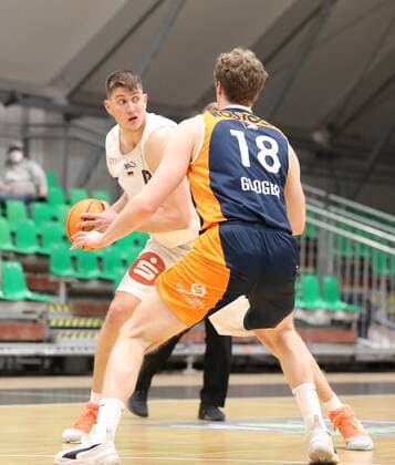 20.03.2021 - Basketball - Saison 2019 2020 - 2. Bundesliga Pro-A - 27. Spieltag: Nürnberg Falcons Basketball Club NBC - Rostock Seawolves - DaMa - Jonathan Maier (13, Nürnberg Falcons BC NBC ) Till Gloger (18, Rostock Seawolves )