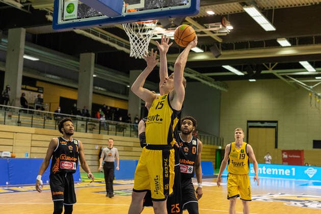 Jekabs Beck (Tigers Tübingen, 15) Courtney Stockard (Wiha Panthers, 0)¨¨¨Tigers Tübingen vs. Wiha Panthers , 2. Basketball, Bundesliga, Pro A, Barmer 2 Basketball, Spieltag 7, Spielzeit 2020 2021, 20.03.2021, ¨¨ Tigers Tübingen - wiha Panthers, Basketball, 2. Bundesliga, Barmer 2 Basketball, Spieltag 7, Spielzeit 2020 2021, 20.01.2021 Rottenburg am Neckar Copyright: xNinaxSander xEibnerxPressefotoxIx EP_NSR