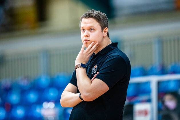 Trainer Sebastian Ludwig (BSW Sixers) waehrend der Saison 2020-21 (Herren) in der Barmer Bundesliga ProB zwischen BSW Sixers und ETV Hamburg Basketball in der Ballsporthalle Sandersdorf am 20. March 2021 in Sandersdorf, Sachsen Anhalt, Deutschland
