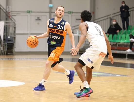 20.03.2021 - Basketball - Saison 2019 2020 - 2. Bundesliga Pro-A - 27. Spieltag: Nürnberg Falcons Basketball Club NBC - Rostock Seawolves - DaMa - Brad Loesing (35, Rostock Seawolves ) Tra Holder (0, Nürnberg Falcons BC NBC )