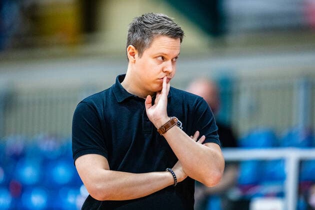 Trainer Sebastian Ludwig (BSW Sixers) waehrend der Saison 2020-21 (Herren) in der Barmer Bundesliga ProB zwischen BSW Sixers und ETV Hamburg Basketball in der Ballsporthalle Sandersdorf am 20. March 2021 in Sandersdorf, Sachsen Anhalt, Deutschland