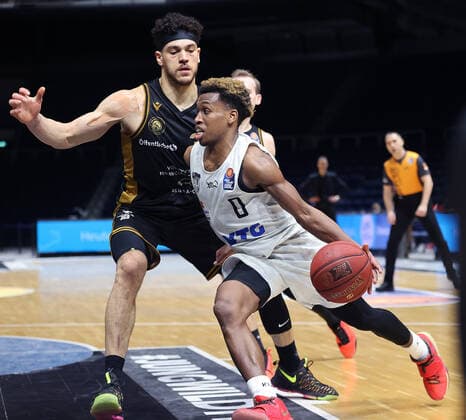 TJ Shorts (Hamburg Towers), Gavin Schilling (Basketball Loewen Braunschweig)
