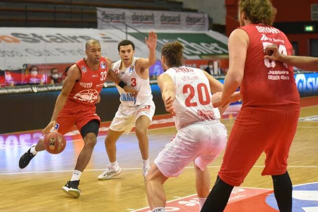 v.l., Brandon Thomas (Giessen 33), Tyson Ward (Wuerzburg 3) GER, Basketball BBL 1. Liga, Giessen gegen Wuerzburg, 20.03.2021 Giessen Copyright: xEibnerxPressefotox xRalphxLehmbergx