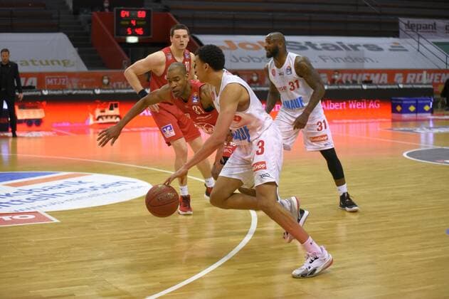 v.l., Brandon Thomas (Giessen 33), Tyson Ward (Wuerzburg 3) GER, Basketball BBL 1. Liga, Giessen gegen Wuerzburg, 20.03.2021 Giessen Copyright: xEibnerxPressefotox xRalphxLehmbergx