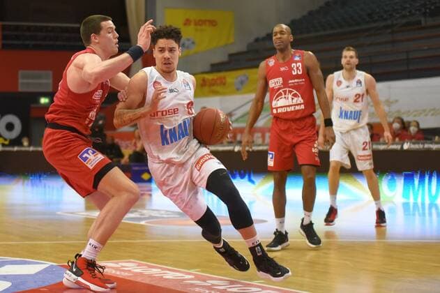 Sport Bilder des Tages v.l., Scottie James Jr. (Giessen 31), Joshua Obiesie (Wuerzburg 6) GER, Basketball BBL 1. Liga, Giessen gegen Wuerzburg, 20.03.2021 Giessen Copyright: xEibnerxPressefotox xRalphxLehmbergx