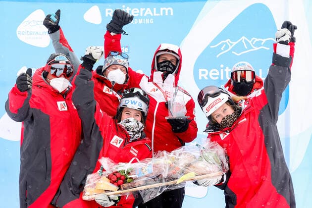 ALPINE SKIING - FIS EC Reiteralm SCHLADMING,AUSTRIA,21.MAR.21- ALPINE SKIING - FIS Europa Cup, award ceremony for the Nations Team Europa Cup, ladies. Image shows the rejoicing of the team of AUT. GEPAxpictures xChristianxWalgram