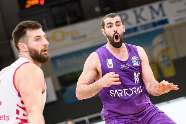 BG Göttingen - Telekom Baskets Bonn 21.03.2021, Basketball-Bundesliga easyCredit-BBL, Saison 2020 2021, Hauptrunde, 24. Spieltag, BG Göttingen - Telekom Baskets Bonn. Göttingens Harper Kamp gestikuliert. Göttingen Niedersachsen Deutschland