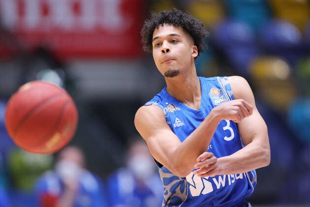 Fraport Skyliners - Alba Berlin, easyCredit BBL Maximilian Begue (Fraport Skyliners, 3). Basketball-Spiel der easyCredit BBL zwischen den Fraport Skyliners und Alba Berlin am 21. Maerz 2021 in der Fraport-Arena in Frankfurt am Main., Frankfurt am Main Hessen Deutschland Fraport-Arena