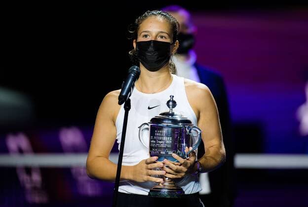 Mandatory Credit: Photo by Rob Prange Shutterstock (11803322au) Daria Kasatkina of Russia with the champions trophy after winning the final of the 2021 St. Petersburg Ladies Trophy WTA, Tennis Damen 500 tournament WTA St Petersburg Ladies Trophy, Tennis, St Petersburg, Russia - 21 Mar 2021 WTA St Petersburg Ladies Trophy, Tennis, St Petersburg, Russia - 21 Mar 2021  Copyright: xRobxPrange Shutterstockx 11803322au