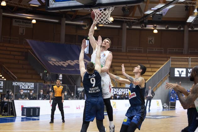 FabianBeck (Hakro Merlins, 9) Leon Radosevic (Fc Bayern München, 31) Bogdan Radoslavjevic (Hakro Merlins, 15¨¨¨HAKRO Merlins Crailsheim vs. FC Bayern München, Basketball, Bundesliga, easy credit BBL, Spieltag 24, Spielzeit 2020 2021, 21.03.2021, ¨¨ HAKRO Merlins Crailsheim vs. FC Bayern München, Basketball, Bundesliga, easy credit BBL, Spieltag 24, Spielzeit 2020 2021, 21.03.2021 Ilshofen Copyright: xNinaxSander xEibnerxPressefotoxIx EP_NSR