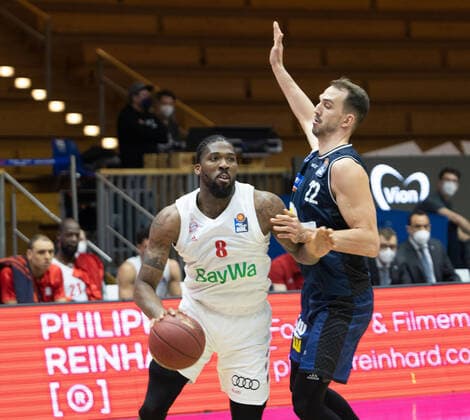 Jalen Reynolds (Fc Bayern München, 8) Dejan Kovajevic (Hakro Merlins, 22)¨¨HAKRO Merlins Crailsheim vs. FC Bayern München, Basketball, Bundesliga, easy credit BBL, Spieltag 24, Spielzeit 2020 2021, 21.03.2021, ¨¨ HAKRO Merlins Crailsheim vs. FC Bayern München, Basketball, Bundesliga, easy credit BBL, Spieltag 24, Spielzeit 2020 2021, 21.03.2021 Ilshofen Copyright: xNinaxSander xEibnerxPressefotoxIx EP_NSR
