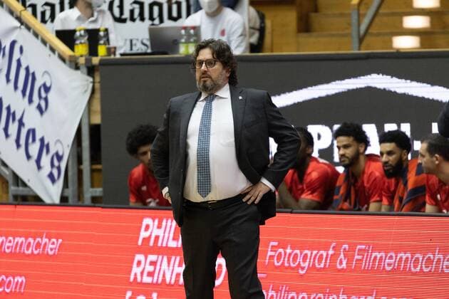 Andrea Trinchieri (Fc Bayern München, Head Coach) ¨¨¨HAKRO Merlins Crailsheim vs. FC Bayern München, Basketball, Bundesliga, easy credit BBL, Spieltag 24, Spielzeit 2020 2021, 21.03.2021, ¨¨ HAKRO Merlins Crailsheim vs. FC Bayern München, Basketball, Bundesliga, easy credit BBL, Spieltag 24, Spielzeit 2020 2021, 21.03.2021 Ilshofen Copyright: xNinaxSander xEibnerxPressefotoxIx EP_NSR