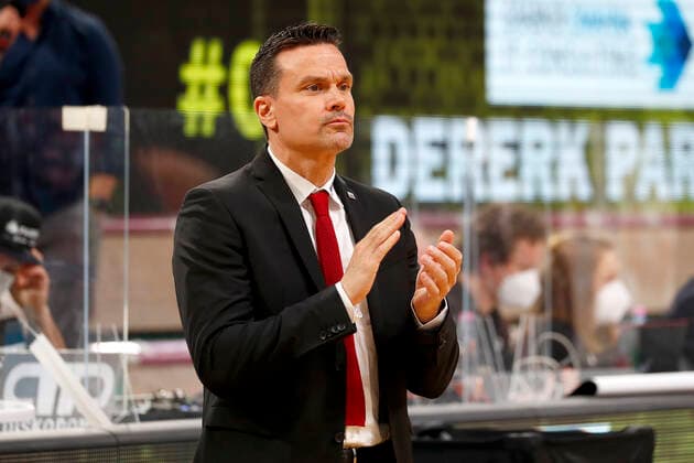 24. Spieltag der easyCredit BBL Basketball Bundesliga am 21.Maerz 2021in der Oberfrankenhalle in Bayreuth Bayern Deutschland Saison 2020-2021 Medi Bayreuth gegen NINERS Chemnitz Raoul Korner (Medi Bayreuth) Trainer