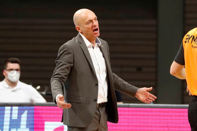 24. Spieltag der easyCredit BBL Basketball Bundesliga am 21.Maerz 2021in der Oberfrankenhalle in Bayreuth Bayern Deutschland Saison 2020-2021 Medi Bayreuth gegen NINERS Chemnitz Rodrigo Pastore (NINERS Chemnitz) Trainer