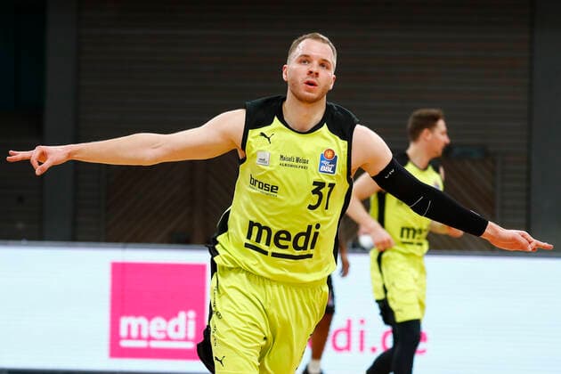 24. Spieltag der easyCredit BBL Basketball Bundesliga am 21.Maerz 2021in der Oberfrankenhalle in Bayreuth Bayern Deutschland Saison 2020-2021 Medi Bayreuth gegen NINERS Chemnitz Osvaldas Olisevicius (Medi Bayreuth 31)