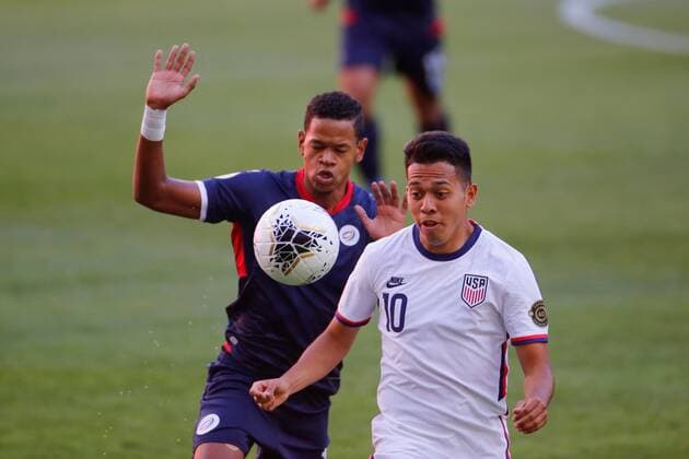 Lean Torres (r) of the Dominican Republic disputes the ball with Sebastián Saucedo (l) of the United States, during the CONCACAF Men s Olympic Qualification tournament, at the Akron stadium, in Guadalajara, Jalisco, Mexico, 21 March 2021. Dominican Republic vs US !ACHTUNG: NUR REDAKTIONELLE NUTZUNG!  Copyright: xFranciscoxGuascox AME4376 20210322-637519765039675404