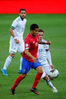 GUADALAJARA (MEXICO), 03 21 2021.- Gerson Torres (l) of Costa Rica disputes the ball with Sebastián Córdova (r) of Mexico during a match of the CONCACAF Men s Olympic Qualifying tournament for soccer, at Akron Stadium, in Guadalajara, Jalisco, Mexico, 21 March 2021. EFE Francisco Guasco Costa Rica - Mexico !ACHTUNG: NUR REDAKTIONELLE NUTZUNG!  Copyright: xFranciscoxGuascox AME4422 20210322-637519817074900086