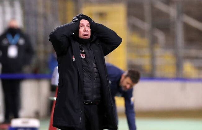 1860 Muenchen - Dresden 22.03.2021 München, 22.03.2021, Fussball, Stadion an der Grünwalder Strasse, 3.Liga, 29.Spieltag , TSV 1860 München vs. SG Dynamo Dresden , Im Bild: Trainer Markus Kauczinski (Dynamo Dresden) , Gemäß den Vorgaben des DFB Deutscher Fußballbund ist es untersagt, in dem Stadion und oder vom Spiel angefertigte Fotoaufnahmen in Form von Sequenzbildern und oder videoähnlichen Fotostrecken zu verwerten bzw. verwerten zu lassen. ,