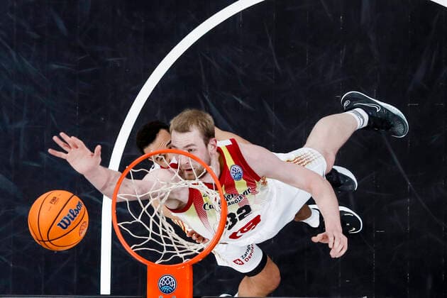 32 Tryggvi Hlinason (Casademont Saragossa) Basketball Champions League 2020 21, Playoffs Spieltag 8, Brose Bamberg - Casademont Saragossa 23.03.2021, Bamberg, Brose Arena - Copyright: DanielxLöb