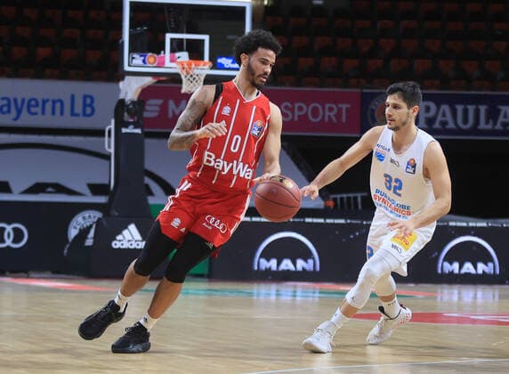 23.03.2021, BBL, FC Bayern Basketball vs Mitteldeutscher BC, Audi Dome, Muenchen, im Bild: Nick Weiler-Babi (FCB Basketball) vs Roko Logic (Mitteldeutscher BC)