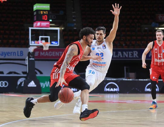 23.03.2021, BBL, FC Bayern Basketball vs Mitteldeutscher BC, Audi Dome, Muenchen, im Bild: Nick Weiler-Babi (FCB Basketball) vs Roko Logic (Mitteldeutscher BC)