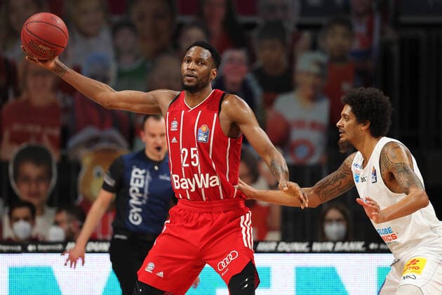 Jajuan Johnson (Muenchen) und Deron Washington (MBC) GER, FC Bayern Basketball vs. Mitteldeutscher BC, Basketball, BBL, Saison 2020 2021, 23.03.2021, GER, FC Bayern Basketball vs. Mitteldeutscher BC, Basketball, BBL, Saison 2020 2021, 23.03.2021, Muenchen Copyright: xMarcelxEngelbrechtx Eibner-Pressefotox EP_met