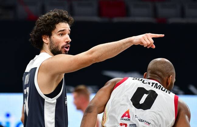 BAMBERG 23.03.2021 --- Basketball ---- Saison 2020-21 --- Basketball Championsleague --- Brose Bamberg - Casademont Zaragoza - - - Michele Vitali (31, Brose Bamberg) gibt Anweisung --- Foto: Hans-Martin Issler isslerimages ---- Brose Bamberg - Casademont Zaragoza